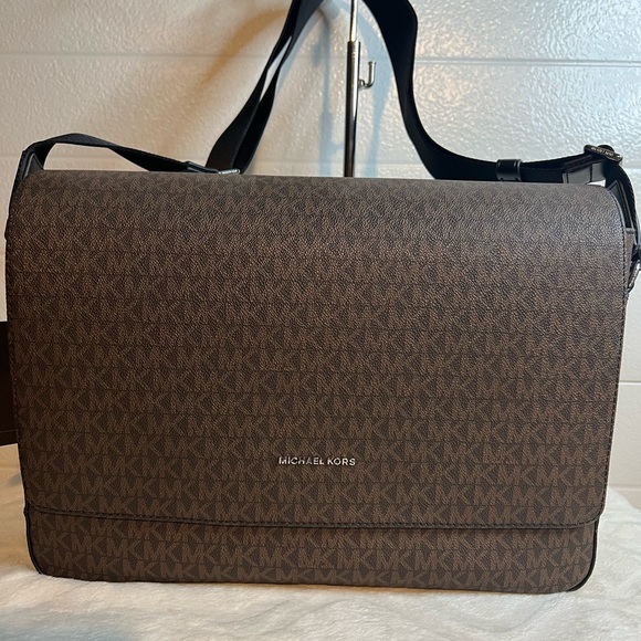 Michael Kors Bags Brand New Michael Kors Harrison Messenger Laptop